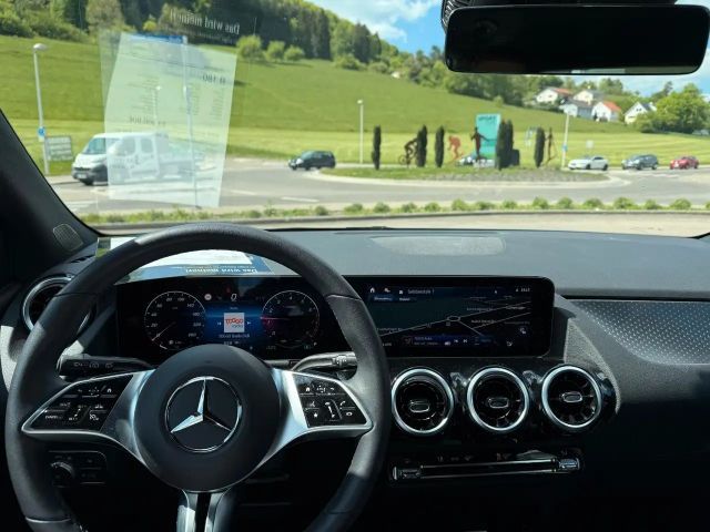 Mercedes-Benz B 180 Totwinkel / Winter-Paket / Kamera /  MBUX