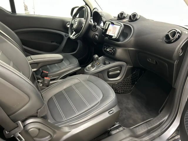 Smart EQ fortwo EQ  coupé Cool&Media Paket,Panoramadach