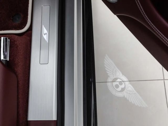 Bentley Bentayga V8