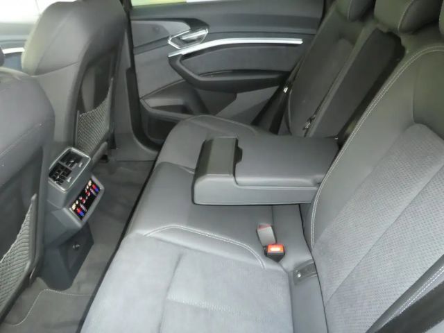 Audi Q8 e-tron 55 Business Quattro