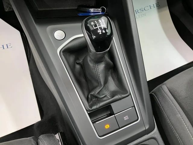 Volkswagen Golf Life Variant