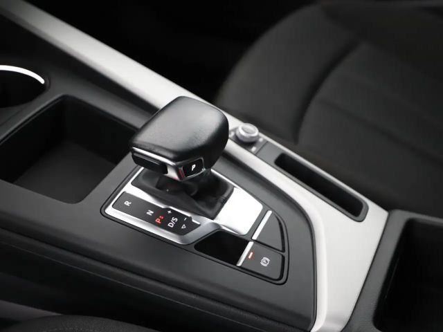 Audi A4 30 TDI Sedan