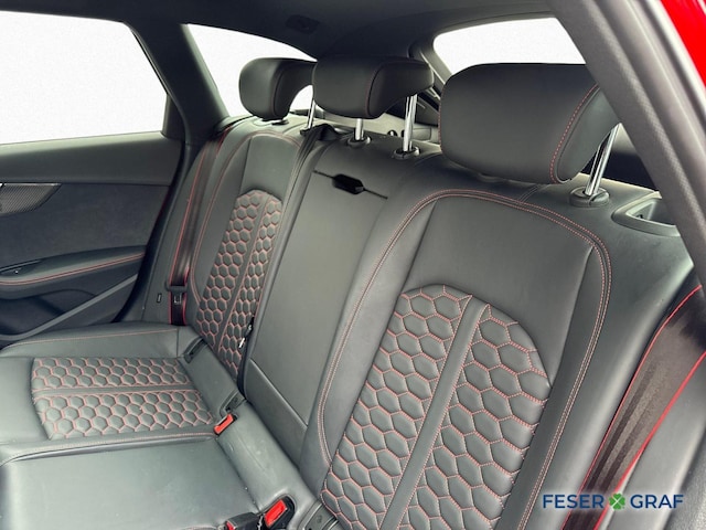 Audi RS4 Avant Quattro