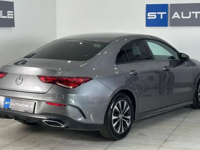 Mercedes-Benz CLA 200 AMG Line Sedan