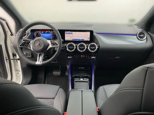 Mercedes-Benz B 200 Sedan