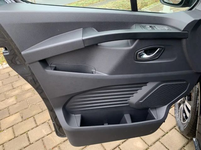 Renault Trafic Blue Grand Spaceclass