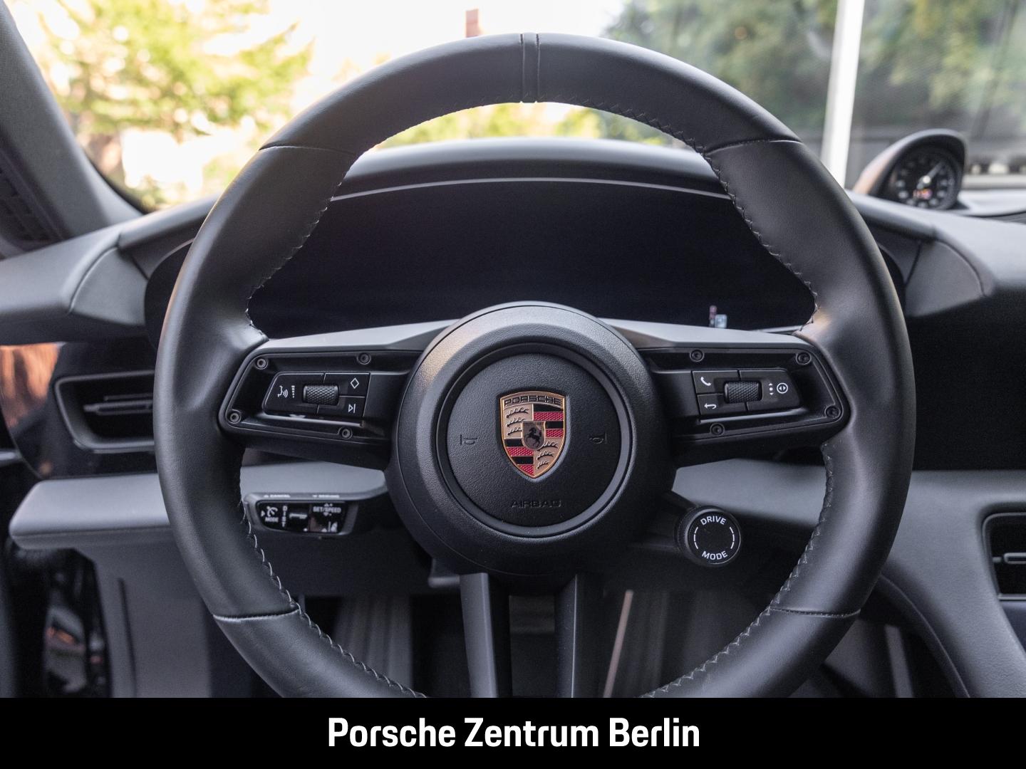 Porsche Taycan 4 Cross Turismo