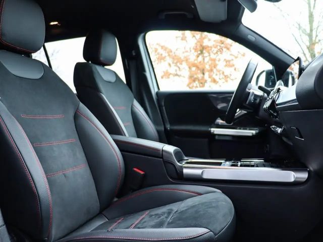 Mercedes-Benz GLB 220 4MATIC AMG Line