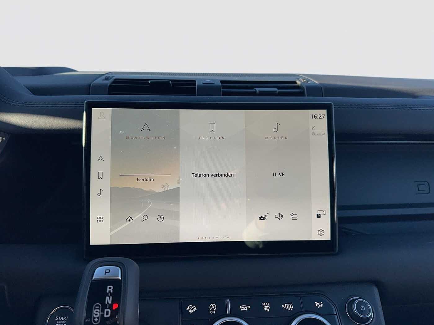 Land Rover Defender 110 Dynamic SE