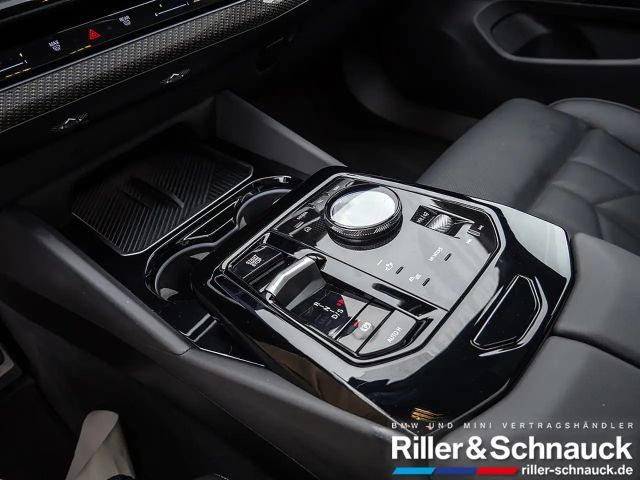 BMW 520 520i M-Sport Sedan