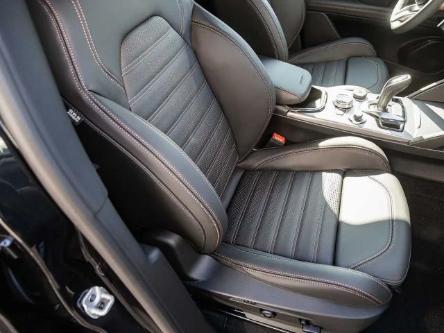 Alfa Romeo Stelvio AT8 Q4 Turbo