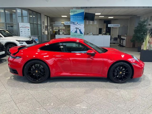 Porsche 992 4 Carrera Coupé