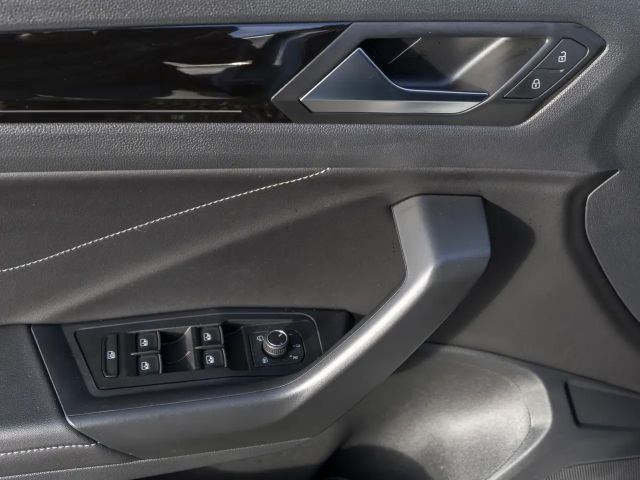 Volkswagen T-Roc 1.5 TSI DSG R-Line