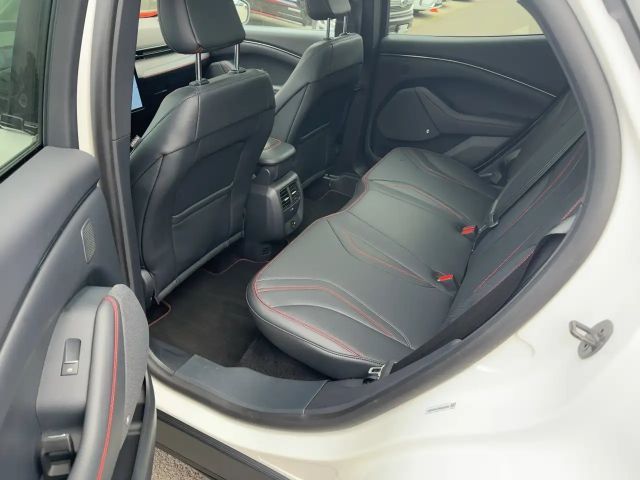 Ford Mustang Mach-E AWD