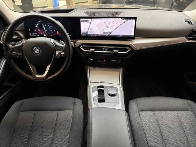 BMW 330 330e Touring