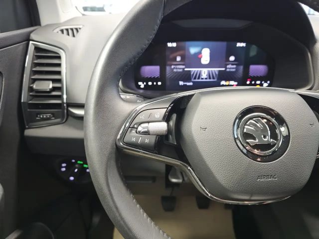 Skoda Karoq Climatronic,Alu,AHK ankl.,Sitzhzg,LED-Sch