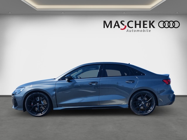 Audi RS3 Quattro S-Tronic Sedan