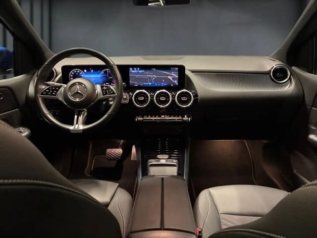 Mercedes-Benz B 250 B 250 e Sedan