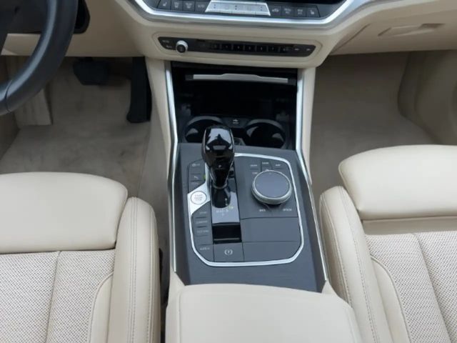 BMW 320 320i Sedan xDrive