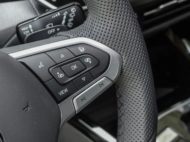 Volkswagen Golf 1.5 eTSI R-Line