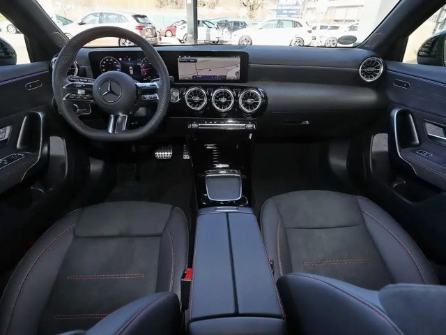 Mercedes-Benz A 200 AMG Line