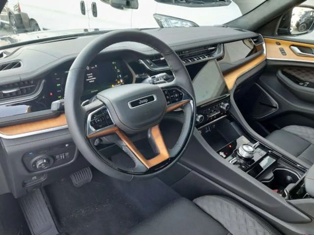 Jeep Grand Cherokee Summit