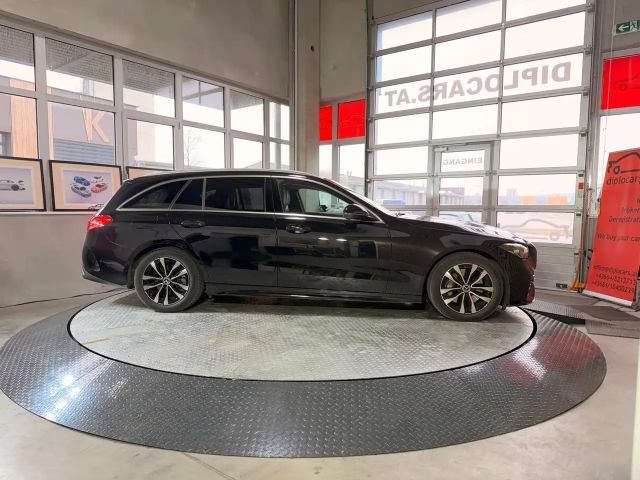 Mercedes-Benz C 220 4MATIC AMG Line