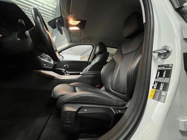 BMW 330 330e Touring