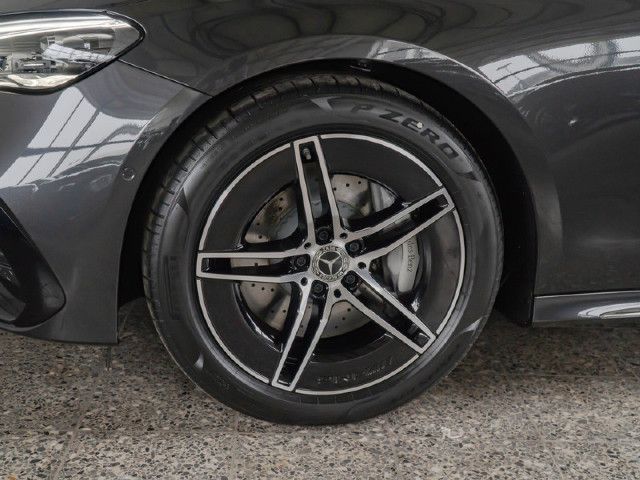 Mercedes-Benz E 200 AMG Line Sedan