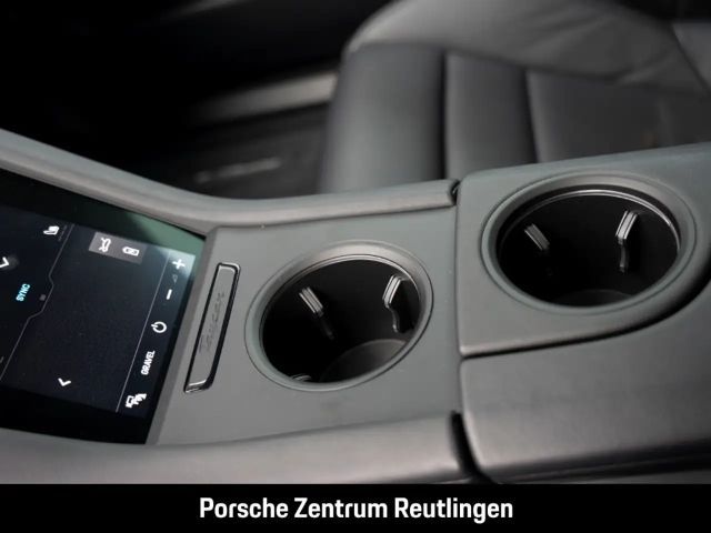 Porsche Taycan 4 Cross Turismo