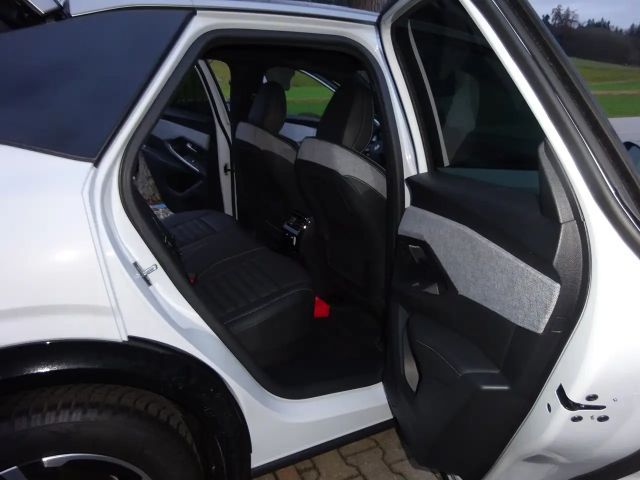 Peugeot E-3008 3008 Elektro 325 AWD LAUNCH EDITION