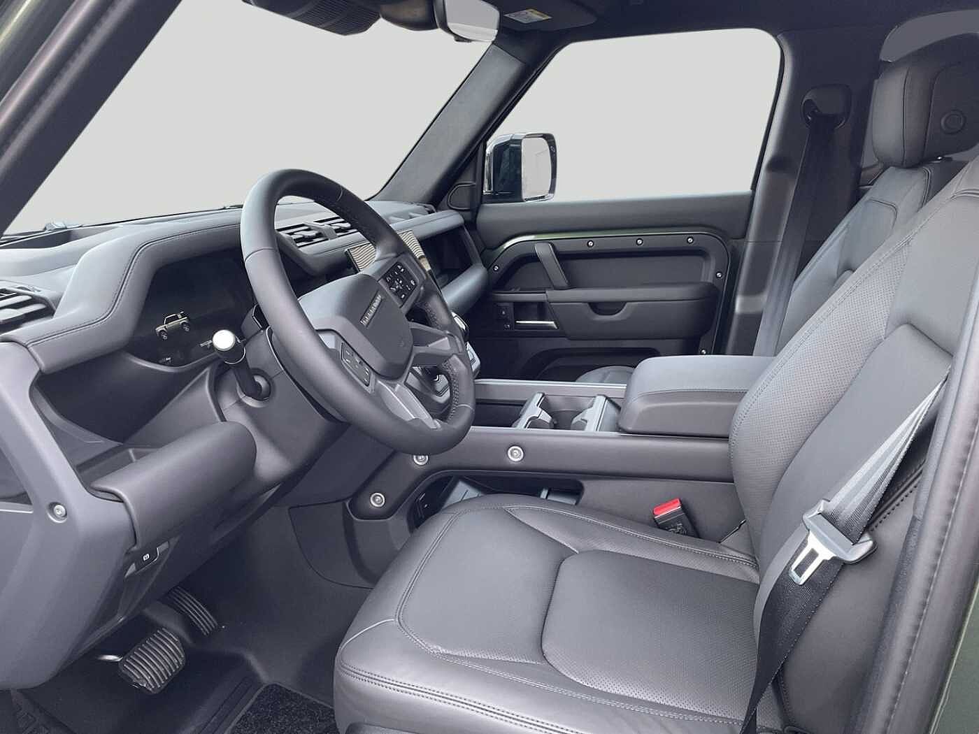 Land Rover Defender 110