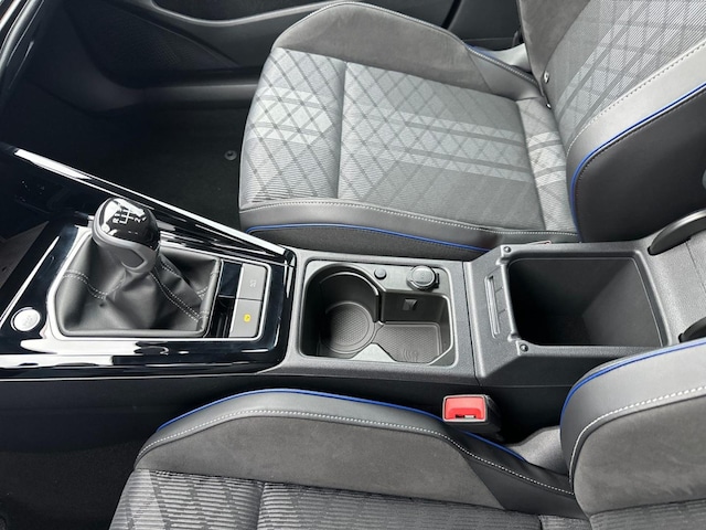 Volkswagen Golf 1.5 TSI R-Line