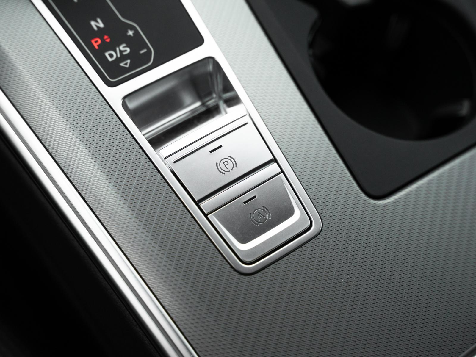 Audi A6 55 TFSI Business Quattro Sedan