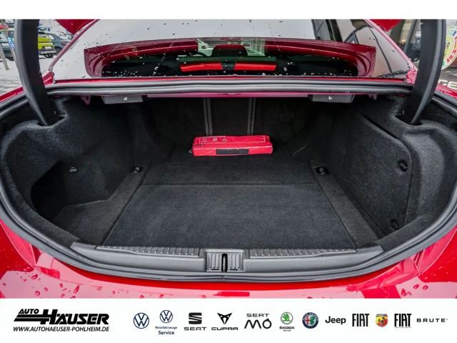 Alfa Romeo Giulia AT8 Q4 Turbo