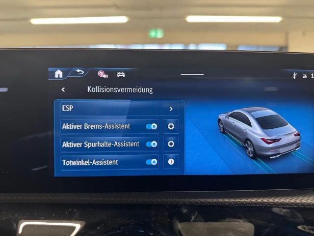 Mercedes-Benz CLA 200 AMG Line Coupé