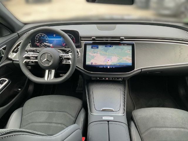 Mercedes-Benz E 220 AMG Line E 220 d Sedan