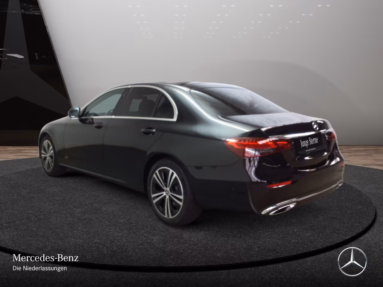 Mercedes-Benz E 220 AVANTGARDE E 220 d Sedan