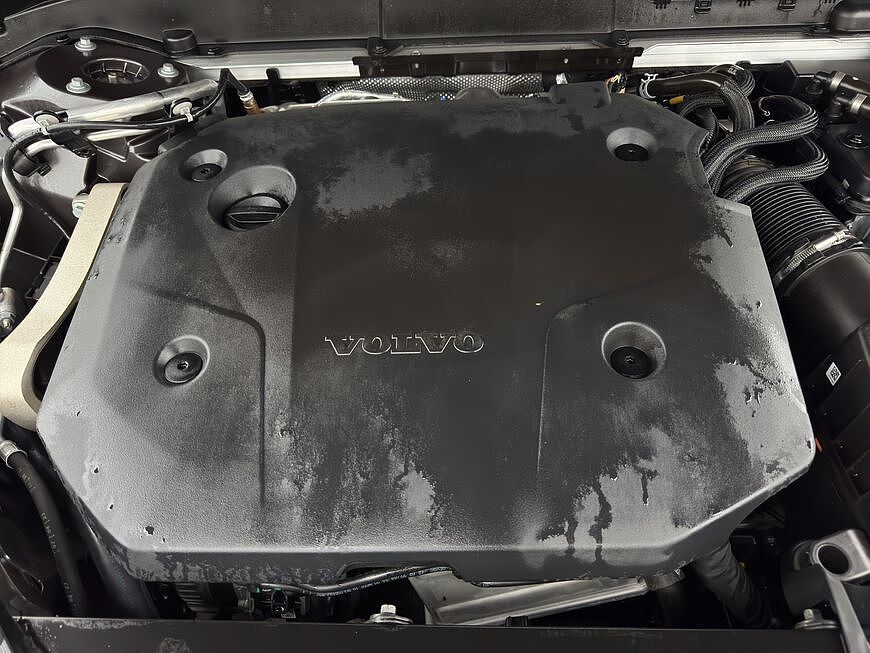 Volvo XC60 Dark Plus