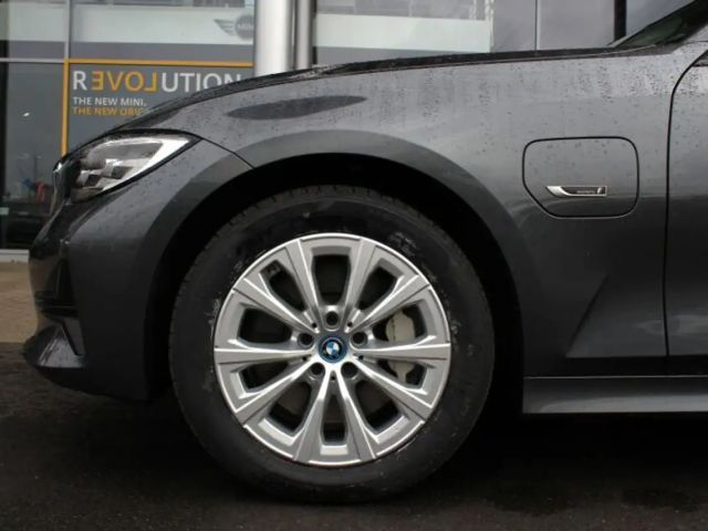 BMW 330 330e Advantage pakket Touring