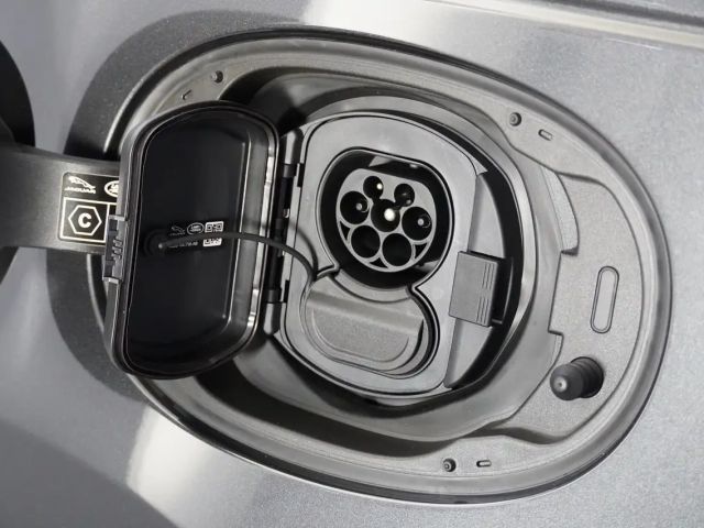 Land Rover Range Rover Velar SE