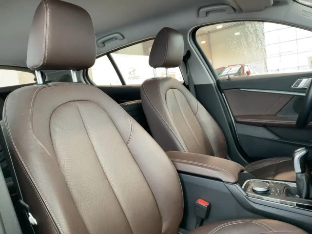 BMW 118 118i Luxury Line Sedan