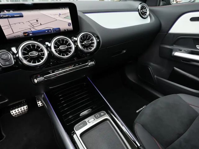 Mercedes-Benz GLA 200 AMG Line