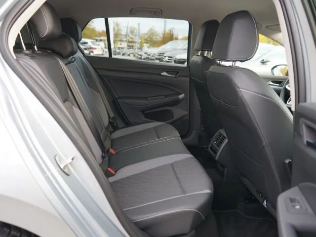 Volkswagen Golf 1.5 TSI Golf VIII IQ.Drive