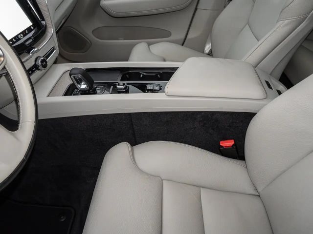 Volvo XC60 Dark Plus