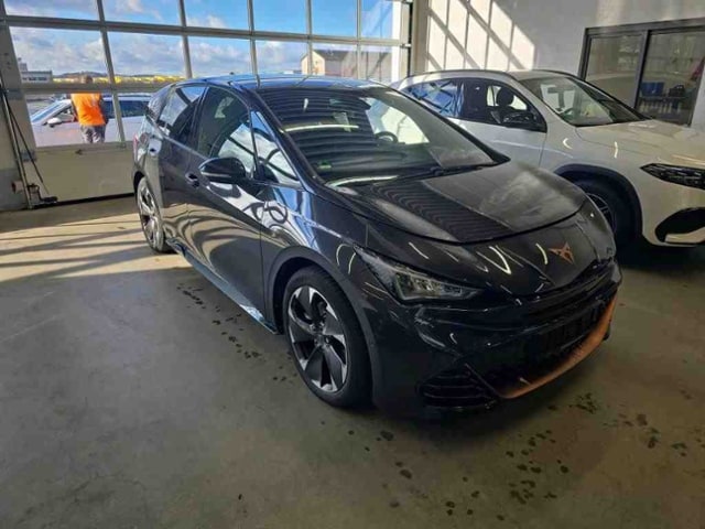 Cupra Born 150kW(204PS) 62 kWh +LED +RKAM +ACC +"19 +NAVI +SHZ +