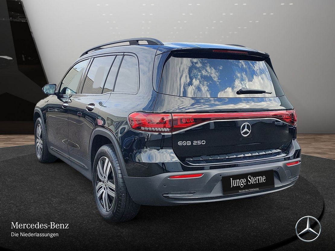 Mercedes-Benz EQB 250