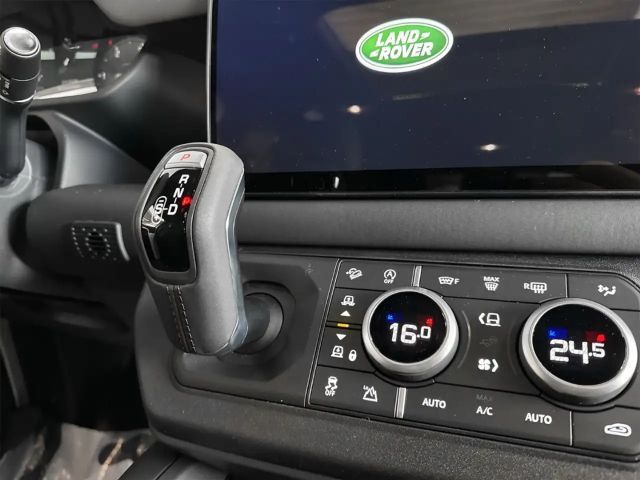 Land Rover Defender 90 D250 Dynamic SE