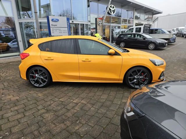 Ford Focus EcoBoost ST Line