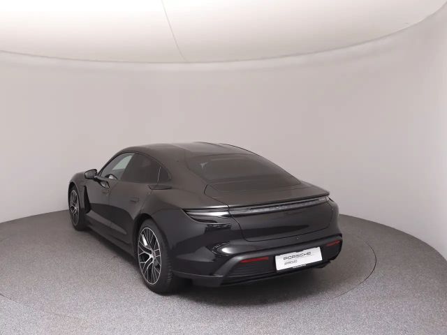 Porsche Taycan 4